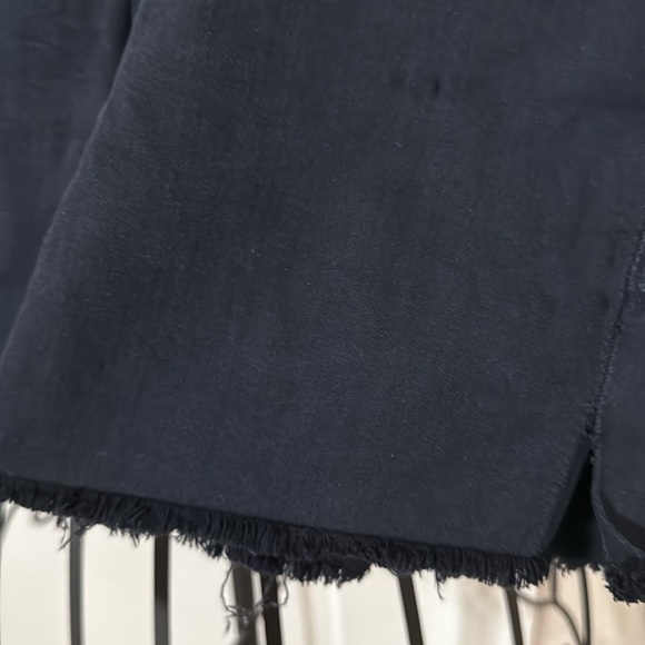 Good American Dark Denim Shorts - Picture 3 of 5